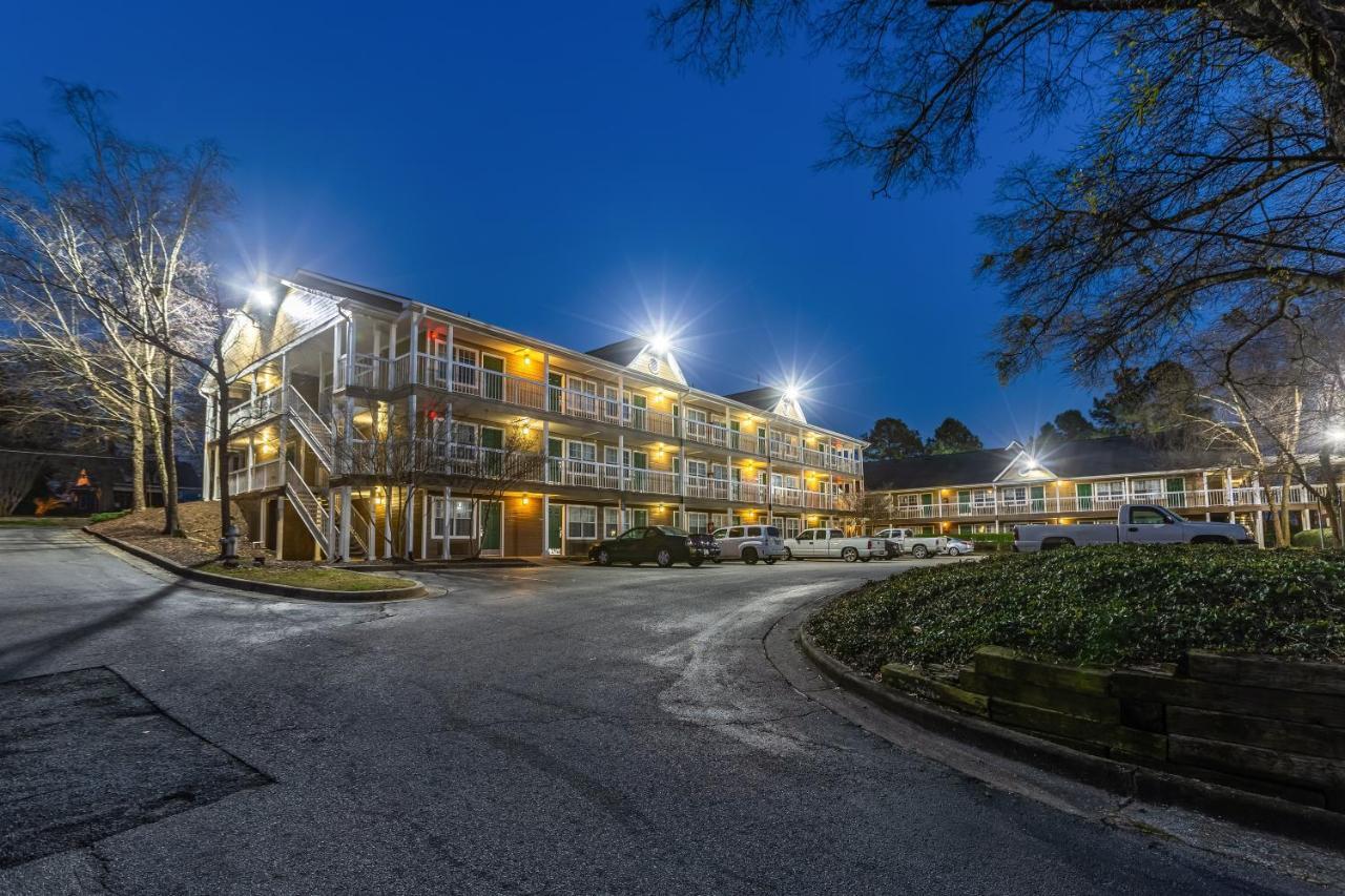 Hometowne Studios By Red Roof Atlanta Ne - Downtown Norcross Exterior photo
